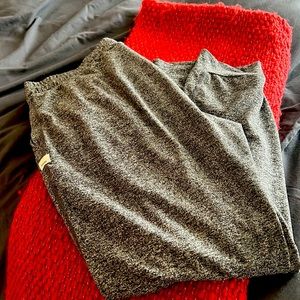 Vuori Performance Jogger / Size Small